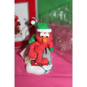Carlton Heirloom Sesame Street Elmo Musical Christmas Holiday Ornament 109
